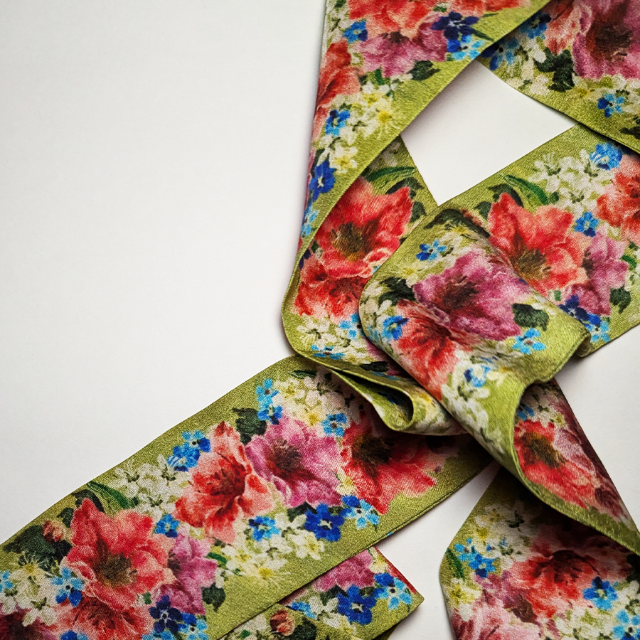 {"id":4,"color_name":"Green","color_code":"#00ff04","created_at":"2025-10-23T14:58:11.000000Z","updated_at":"2025-10-23T15:00:17.000000Z"}